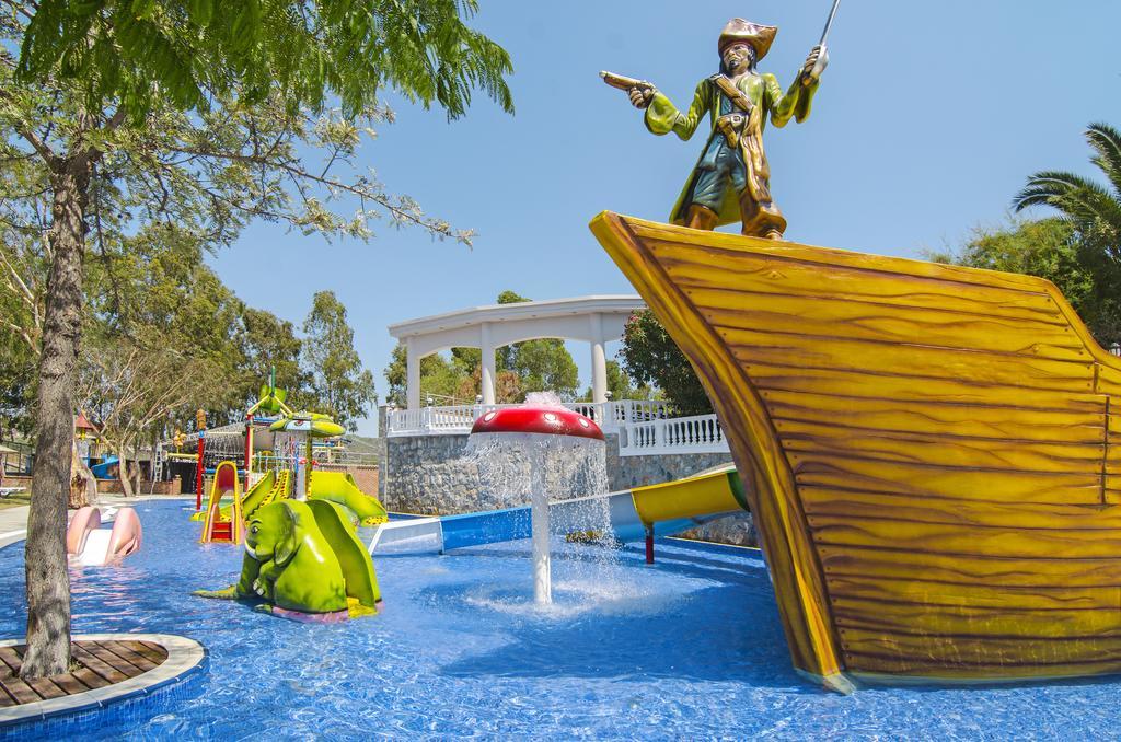 Tusan Beach Resort Kusadasi Bagian luar foto